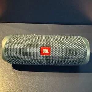 JBL Flip 5 Portable Speaker